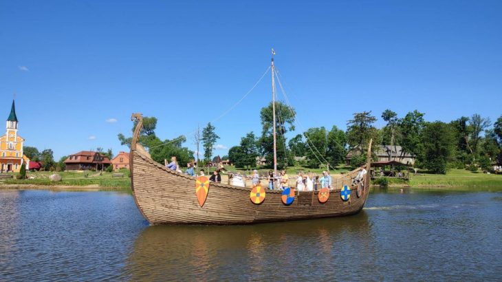 кораболь викингов